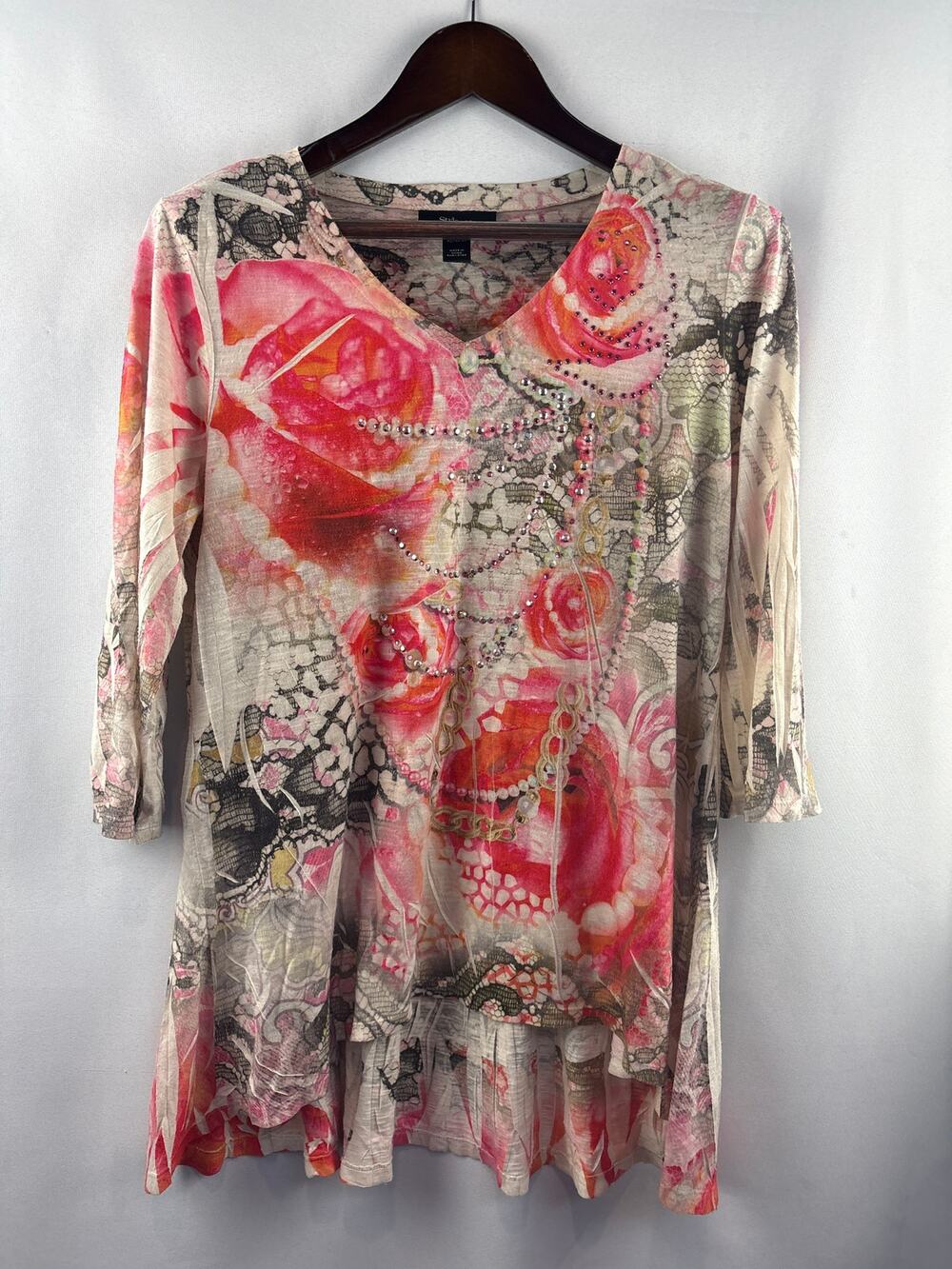 Women’s Style&Co Large Beige & Pink Floral Bedazzled Blouse